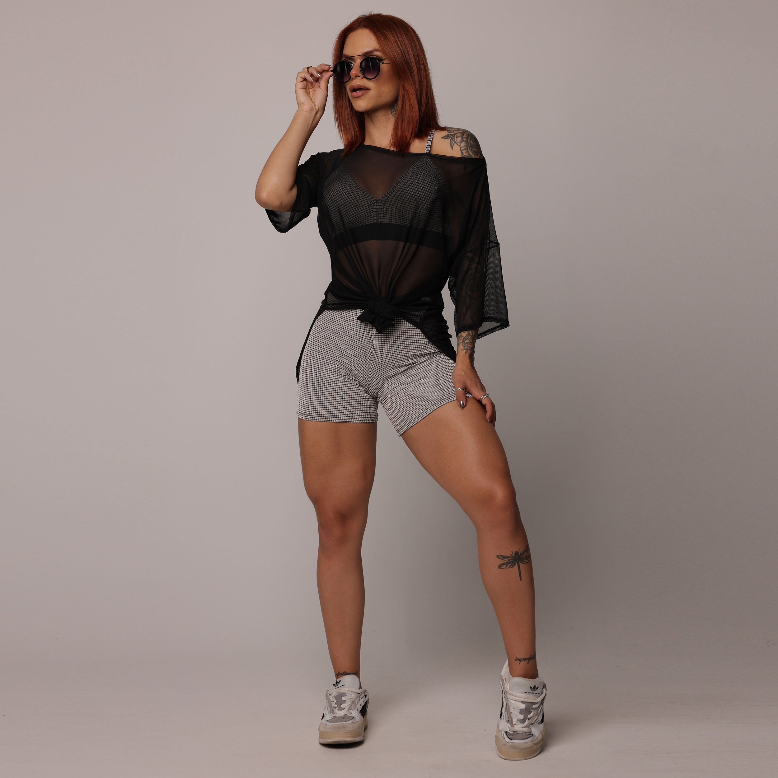 camisa de malla negra