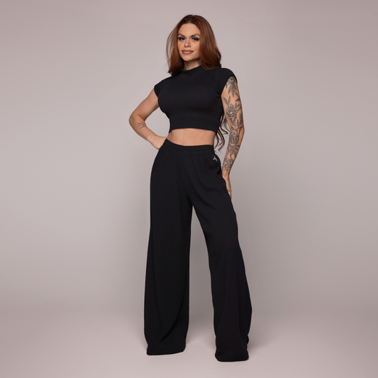 Conjunto negro blusa manga corta