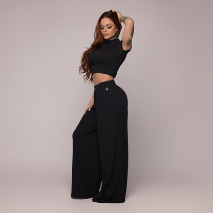 Conjunto negro blusa manga corta