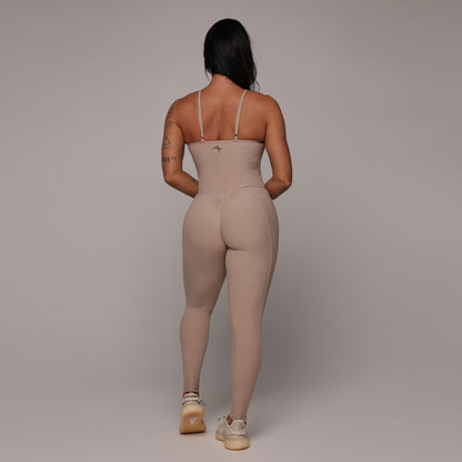 Enterizo relieve nude