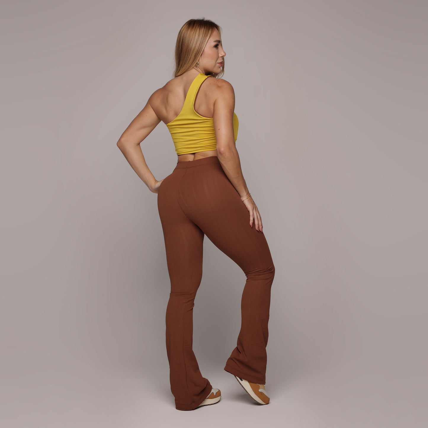 Conjunto relieve café